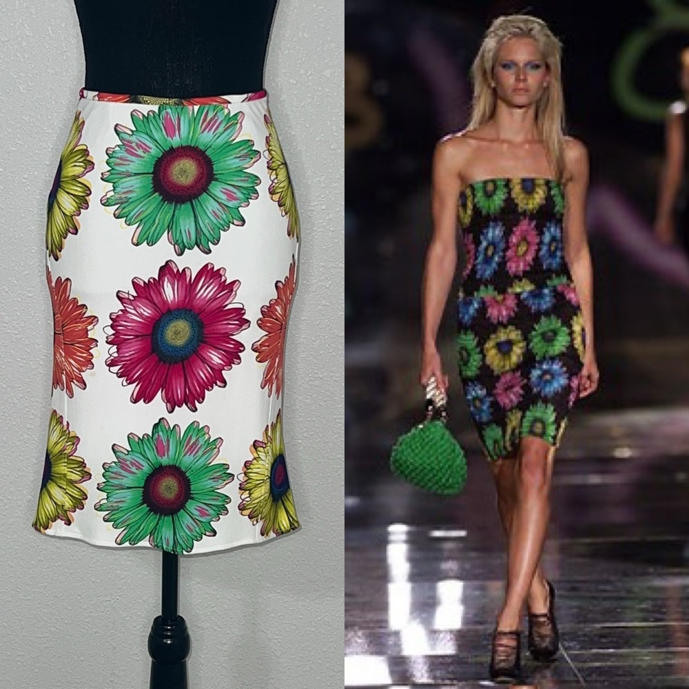 GIANNI VERSACE | Versace's Spring 2002 Daisy
Print Skirt Pop-art Warhol Inspired